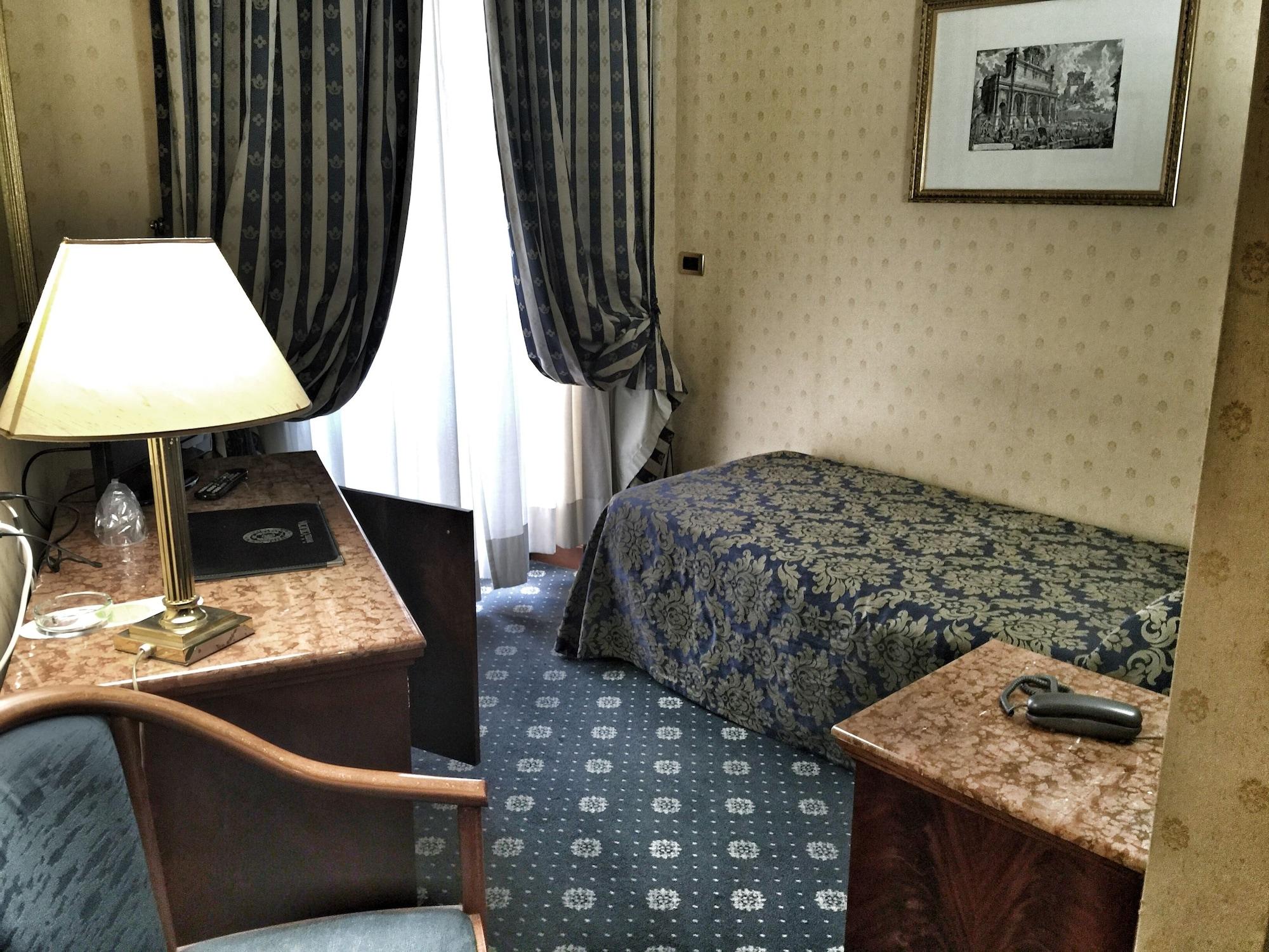 רומא Hotel Cilicia מראה חיצוני תמונה