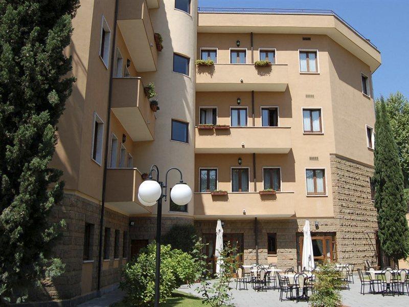 רומא Hotel Cilicia מראה חיצוני תמונה