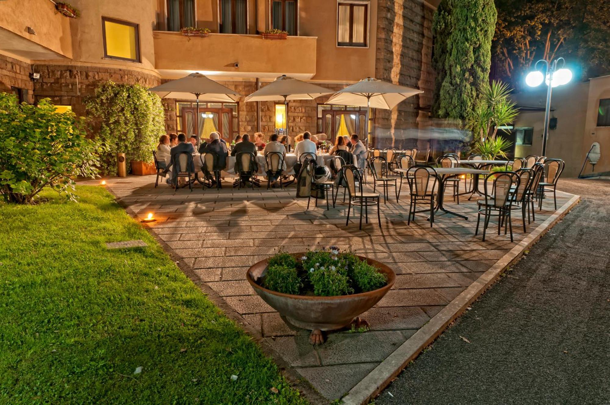 רומא Hotel Cilicia מראה חיצוני תמונה
