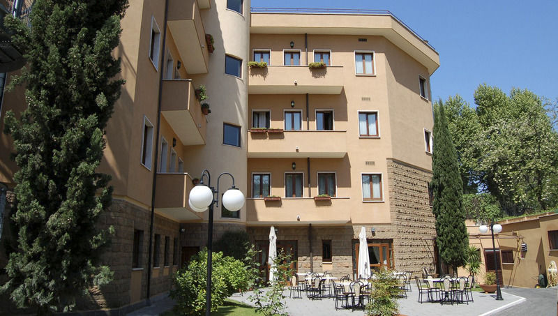 רומא Hotel Cilicia מראה חיצוני תמונה