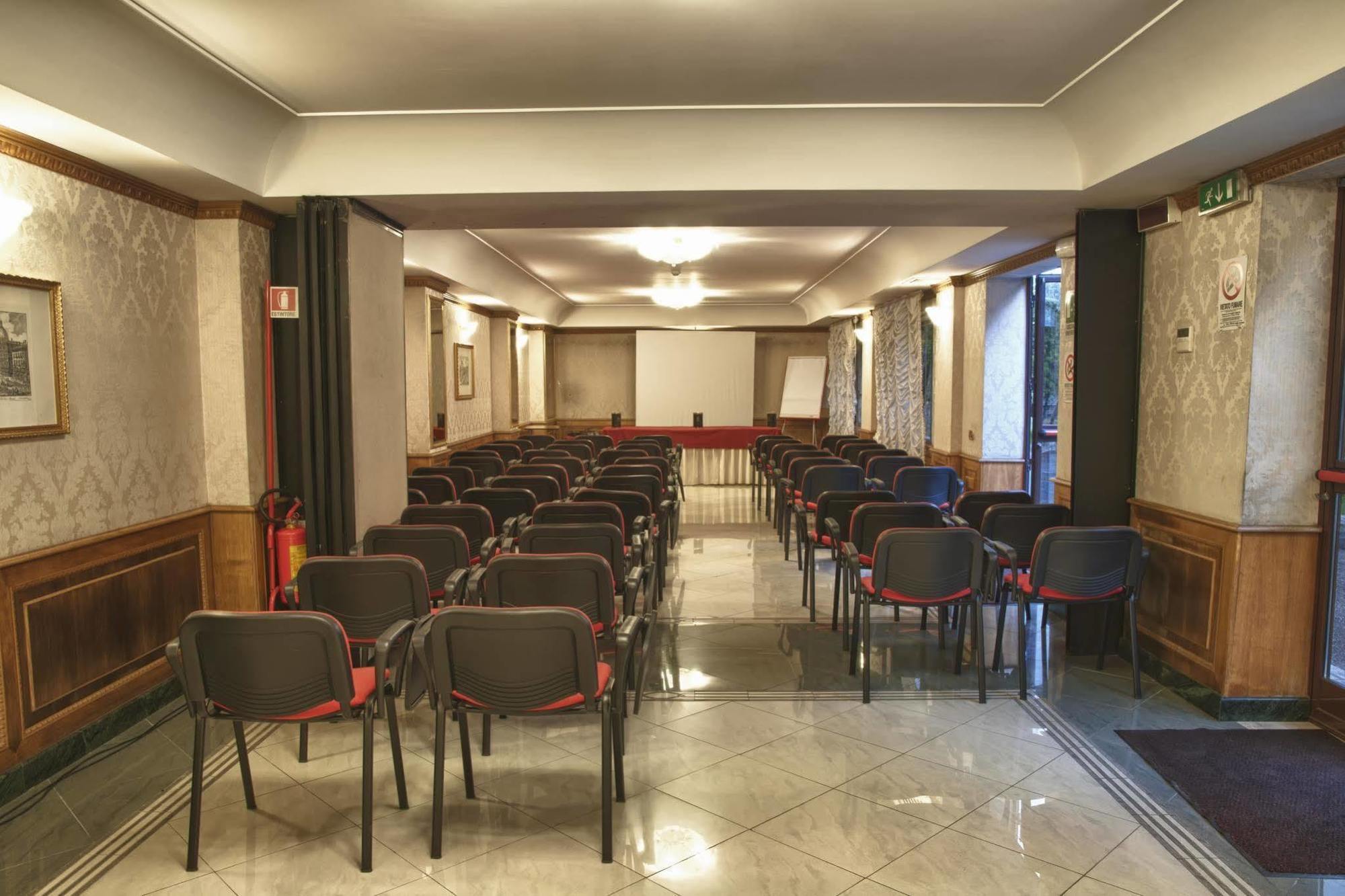 רומא Hotel Cilicia מראה חיצוני תמונה